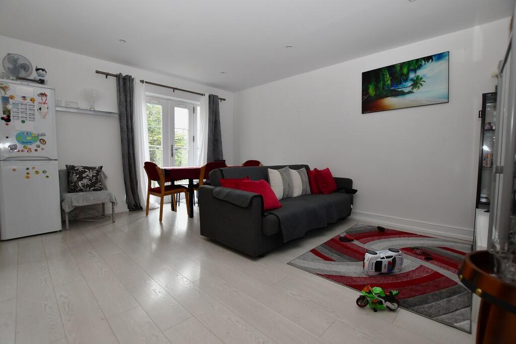 2 bed Apartment for rent in Purley. From Benson & Partners - Croydon