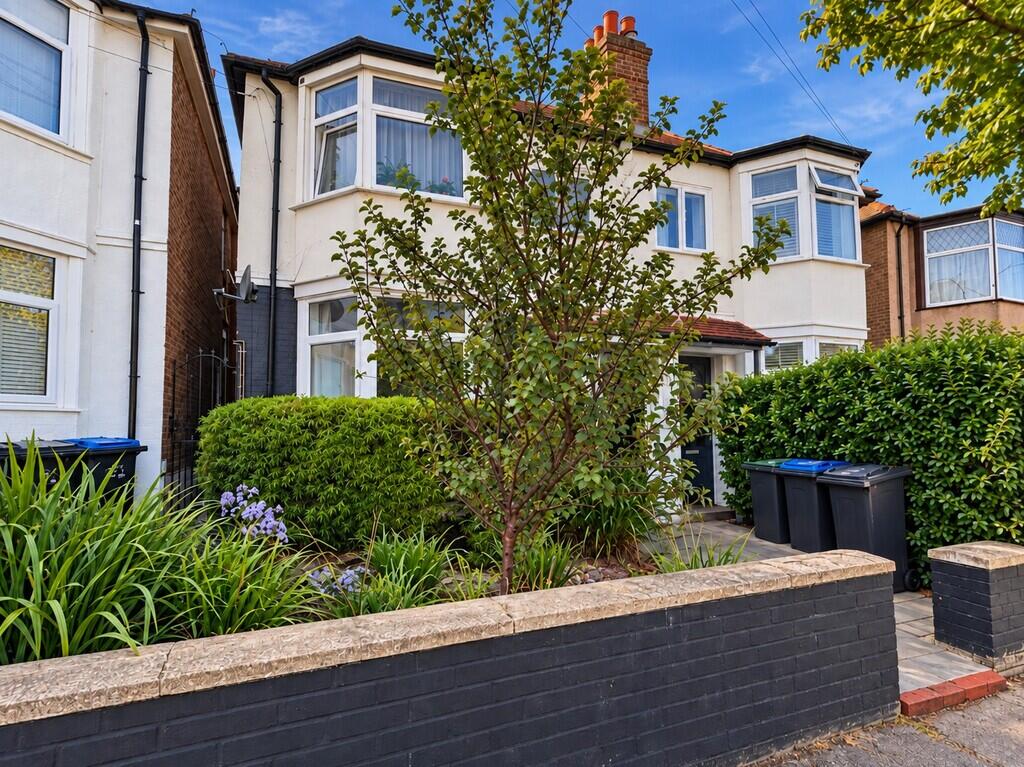 2 bed 1st Floor Flat for rent in Streatham. From Benson & Partners - Croydon 2 bed 1st Floor Flat for rent in Streatham. From Benson & Partners - Croydon