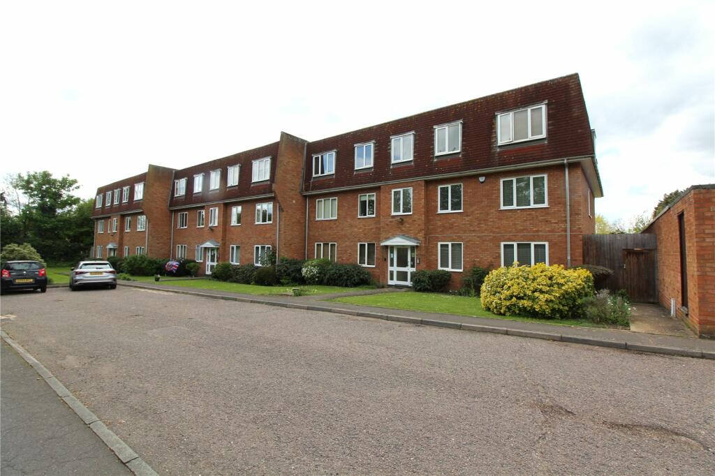 2 bed Apartment for rent in Upminster. From Beresfords Lettings - at Havering 