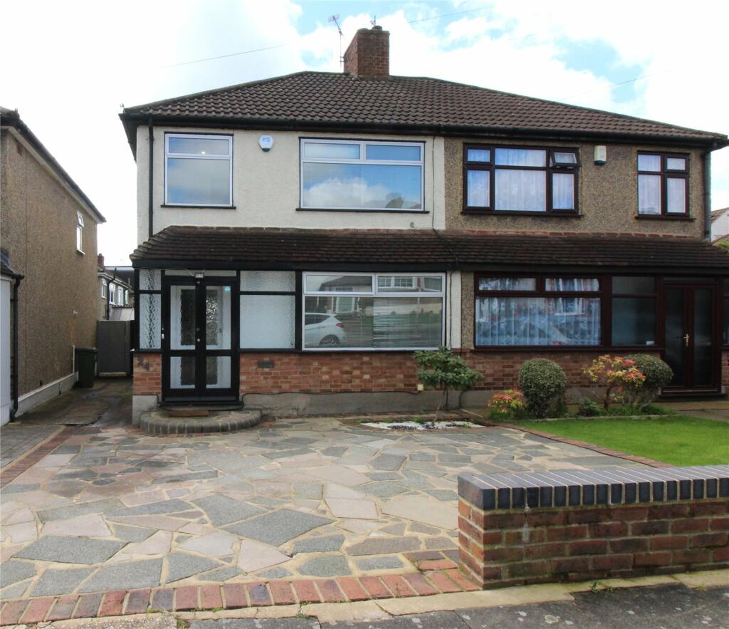 3 bed Semi-Detached House for rent in Upminster. From Beresfords Lettings - at Havering 