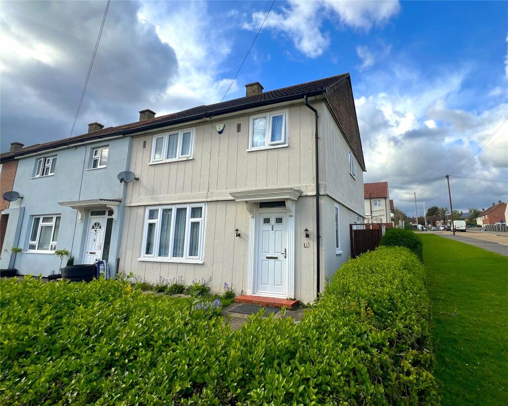 3 bed End Terraced House for rent in South Weald. From Beresfords Lettings - at Havering 
