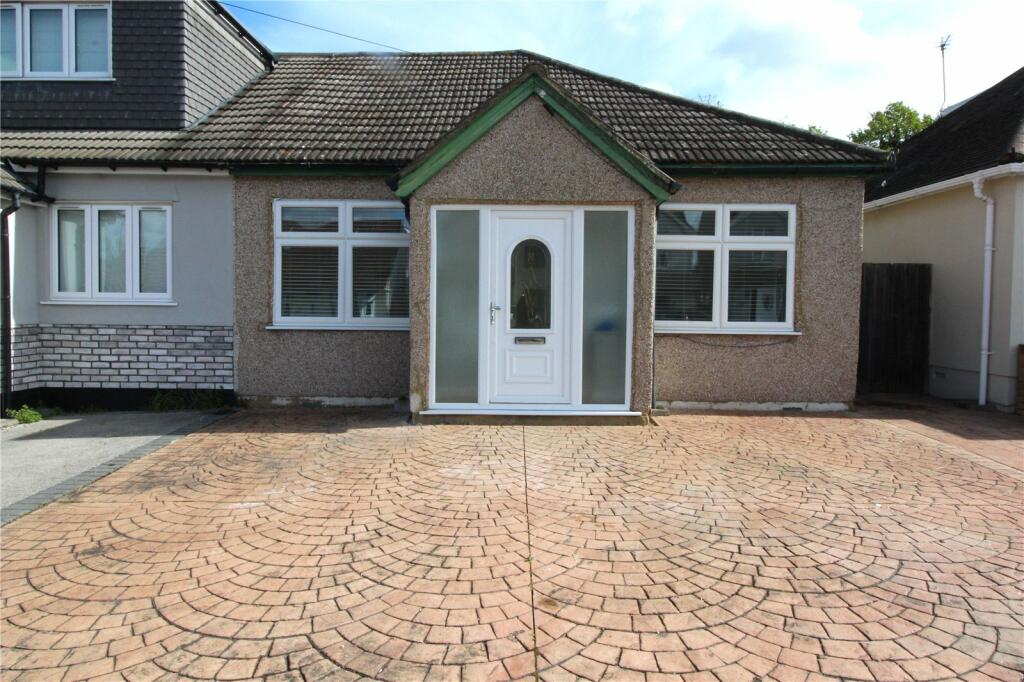 2 bed Bungalow for rent in Hornchurch. From Beresfords Lettings - at Havering 
