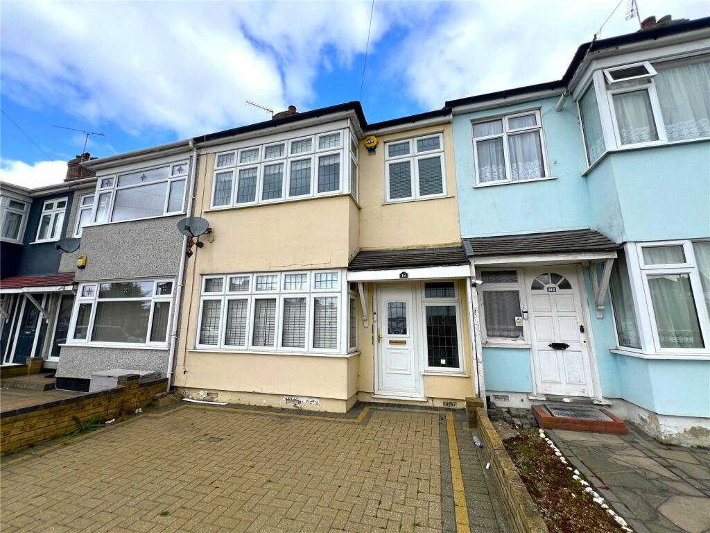 3 bed Mid Terraced House for rent in Romford. From Beresfords Lettings - at Havering 