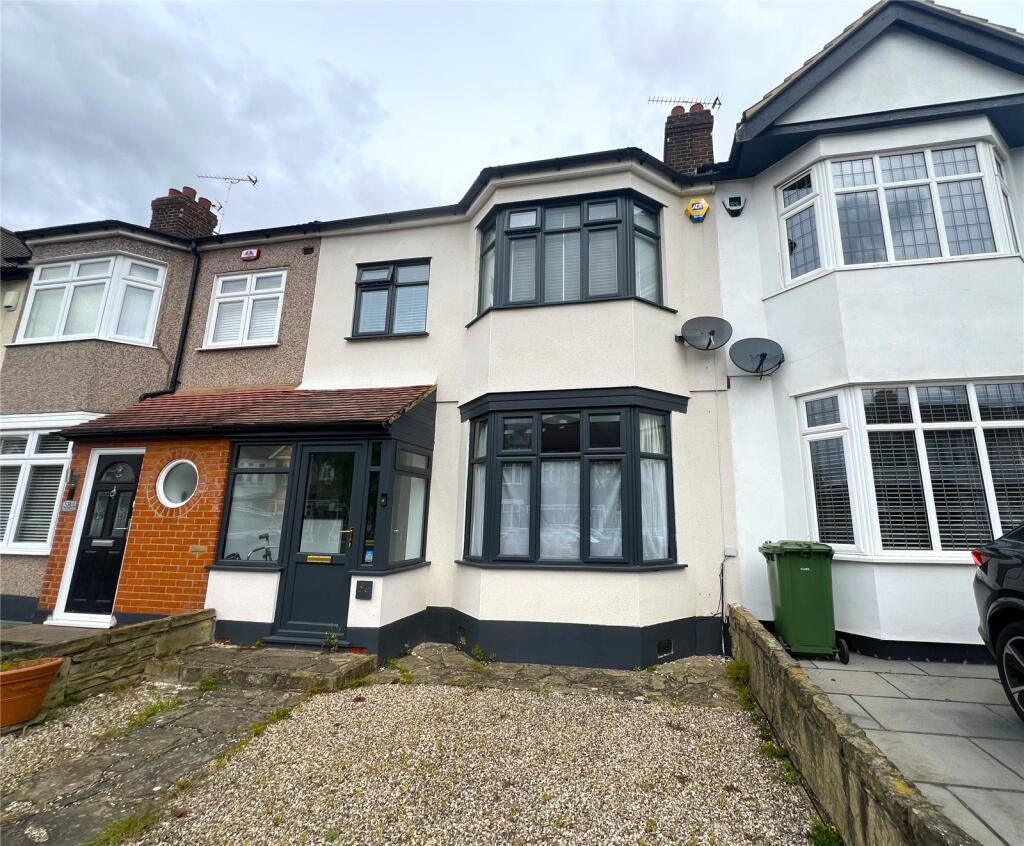 3 bed Mid Terraced House for rent in Romford. From Beresfords Lettings - at Havering 