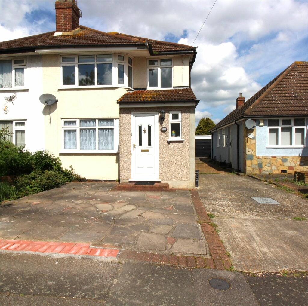 3 bed Semi-Detached House for rent in Hornchurch. From Beresfords Lettings - at Havering 