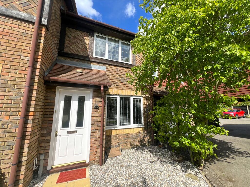 2 bed Mid Terraced House for rent in Chafford Hundred. From Beresfords Lettings - at Havering 