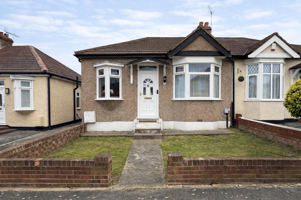 2 bed Bungalow for rent in Hornchurch. From Beresfords - at Upminster