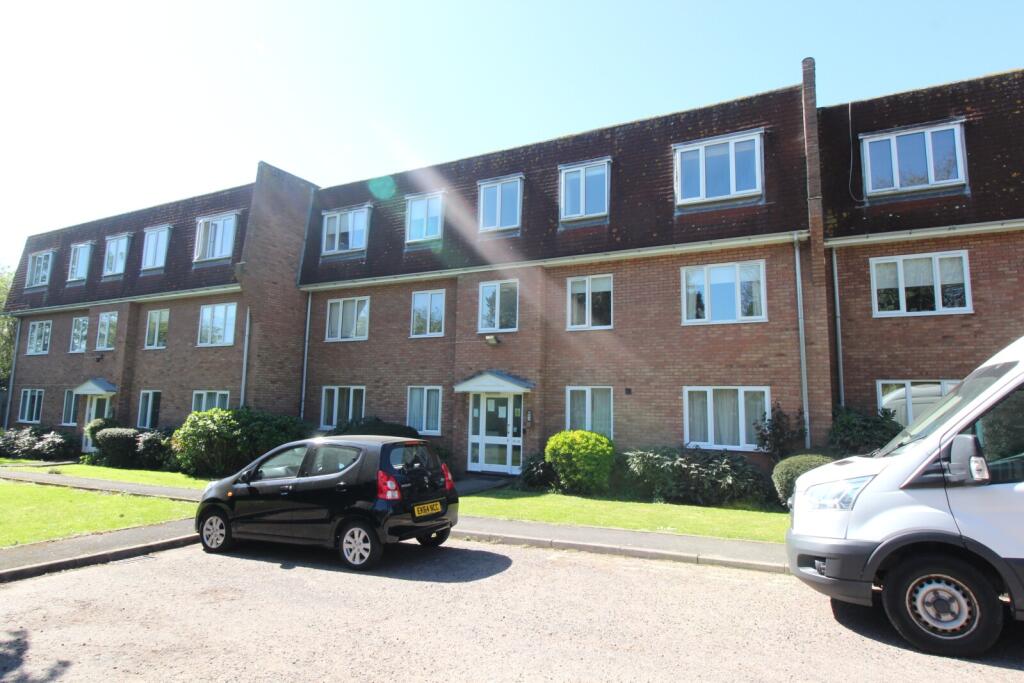 2 bed Apartment for rent in Upminster. From Beresfords - at Upminster