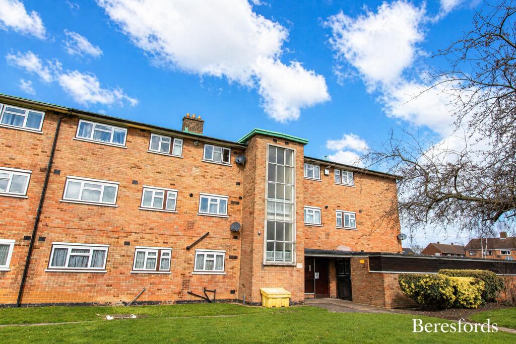 2 bed Apartment for rent in Upminster. From Beresfords - at Upminster