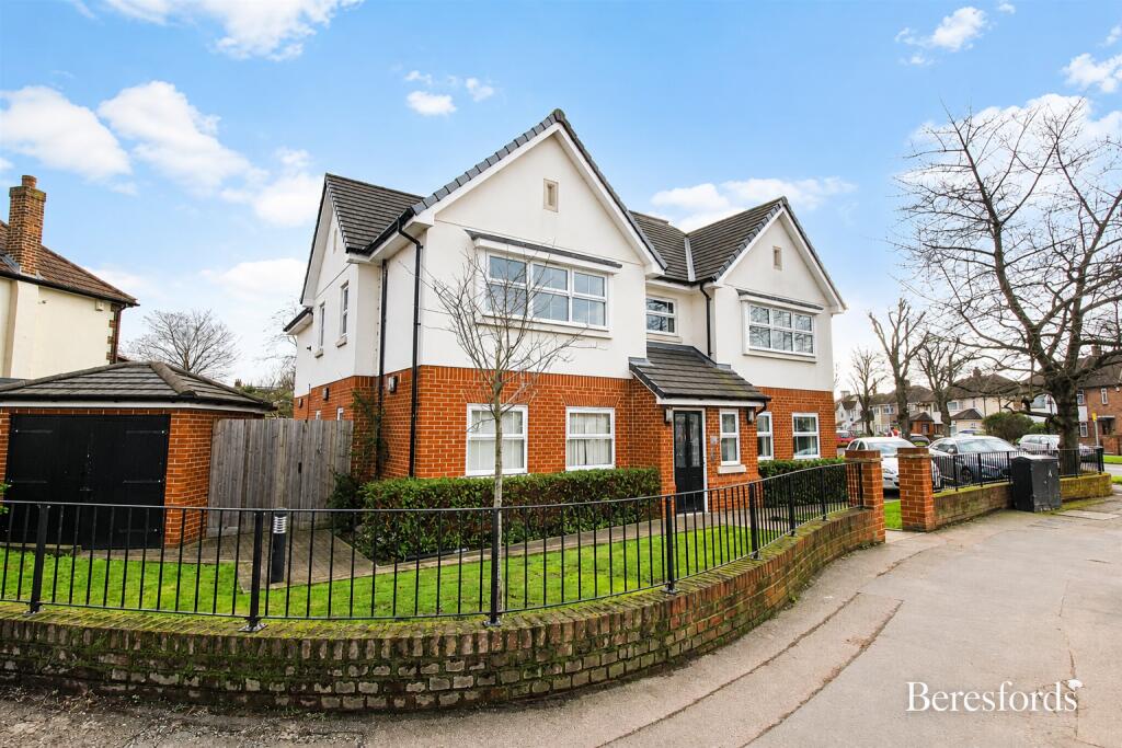 2 bed Apartment for rent in Hornchurch. From Beresfords - at Upminster