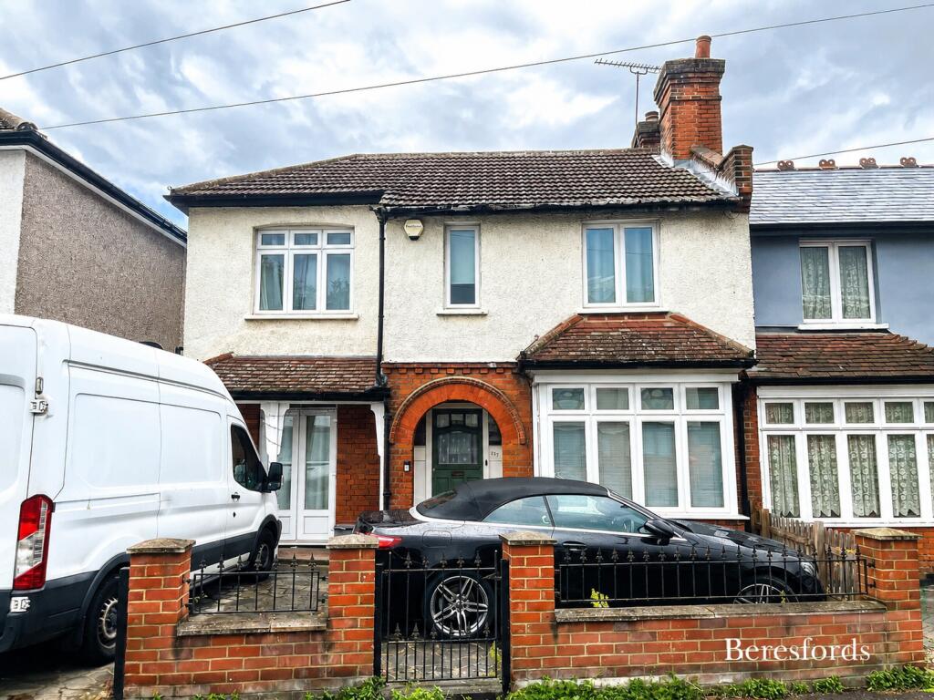 3 bed Semi Detached for rent in Upminster. From Beresfords - at Upminster