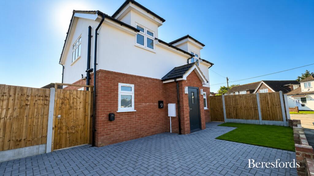 3 bed Detached for rent in Rainham. From Beresfords - at Upminster 3 bed Detached for rent in Rainham. From Beresfords - at Upminster