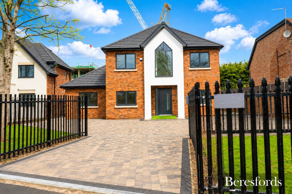 4 bed Detached for rent in . From Beresfords - at Upminster 4 bed Detached for rent in . From Beresfords - at Upminster