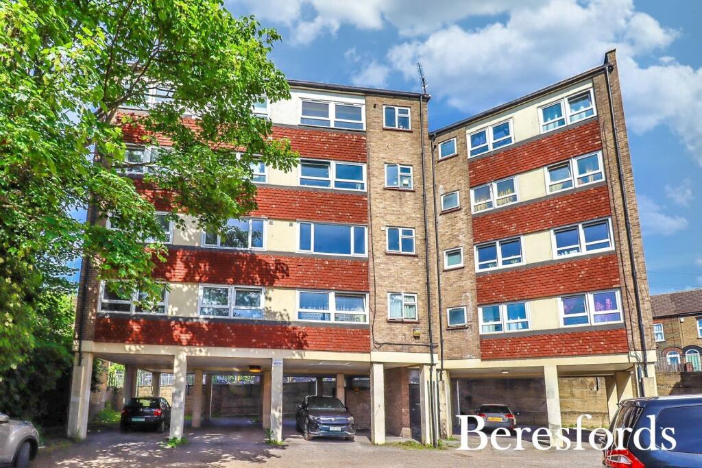 2 bed Apartment for rent in Grays. From Beresfords - at Upminster