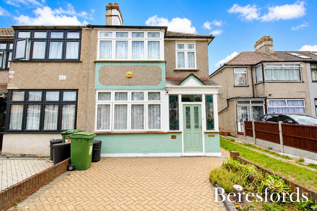 3 bed End of Terrace for rent in Romford. From Beresfords - at Upminster