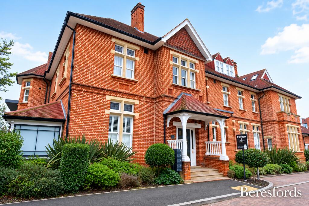 2 bed Apartment for rent in Great Warley. From Beresfords - at Upminster