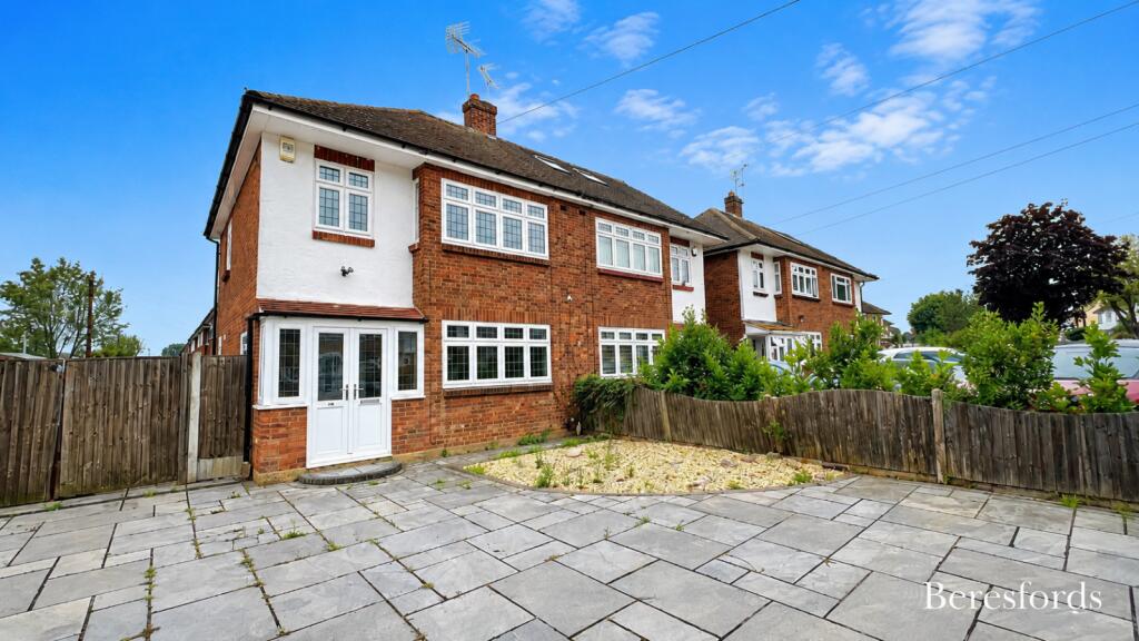 3 bed End of Terrace for rent in Upminster. From Beresfords - at Upminster