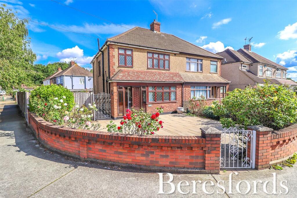 3 bed End of Terrace for rent in Upminster. From Beresfords - at Upminster