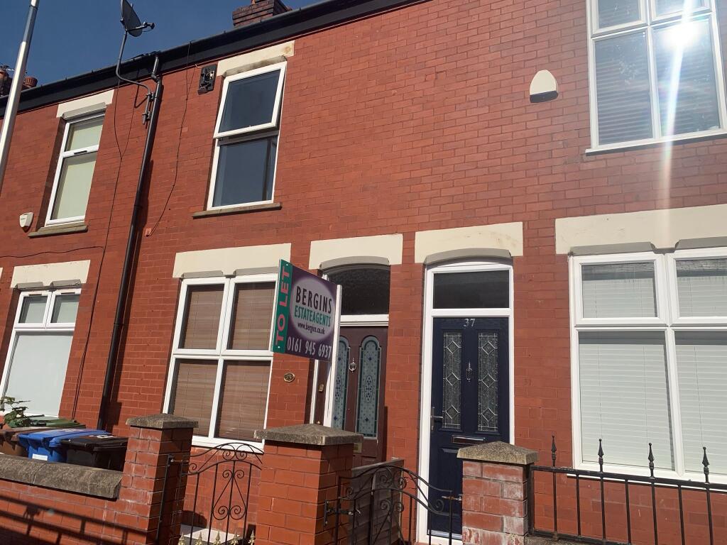 2 bed Mid Terraced House for rent in Stockport. From Bergins Estate Agents - Manchester