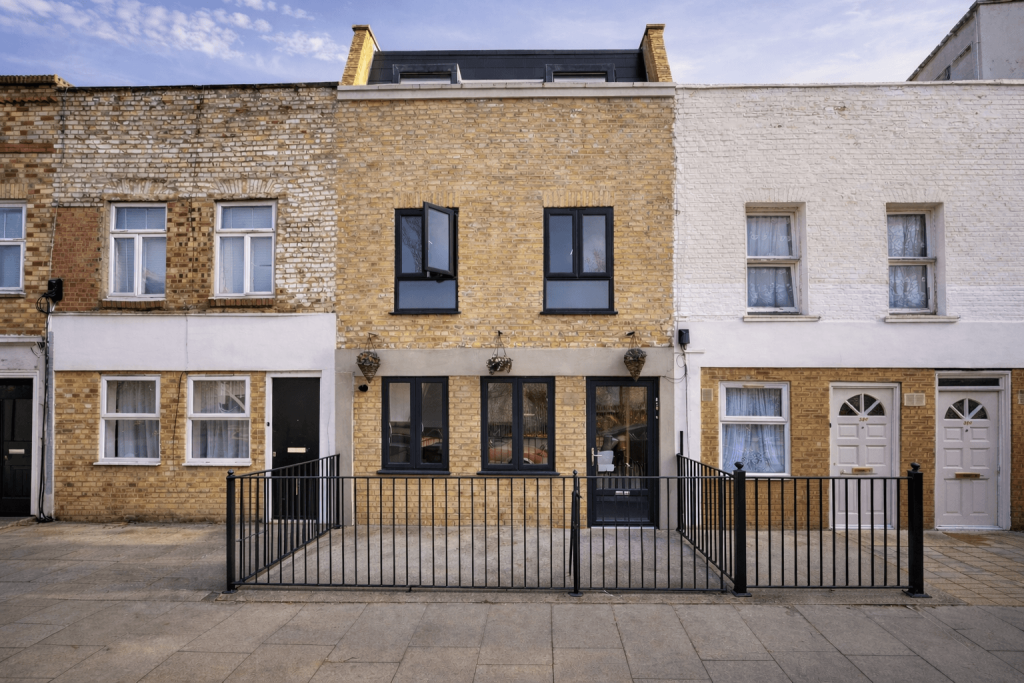 2 bed Apartment for rent in Hackney. From bigmove estate agents - Hackney