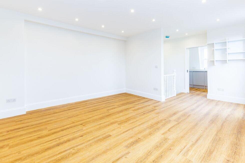 3 bed 1st Floor Flat for rent in London. From Black Katz - Islington