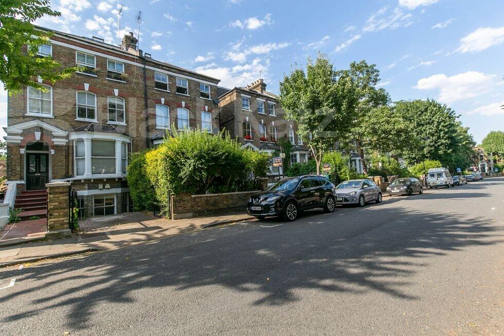 3 bed 1st Floor Flat for rent in Camden Town. From Black Katz - Islington
