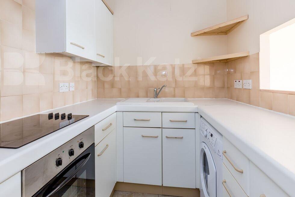 2 bed 1st Floor Flat for rent in Islington. From Black Katz - Islington