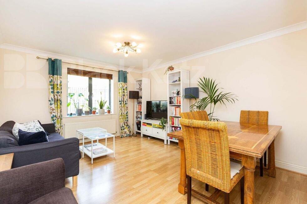 3 bed 1st Floor Flat for rent in Stoke Newington. From Black Katz - Islington