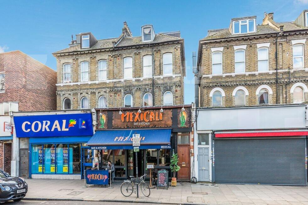 2 bed 1st Floor Flat for rent in Stoke Newington. From Black Katz - Islington
