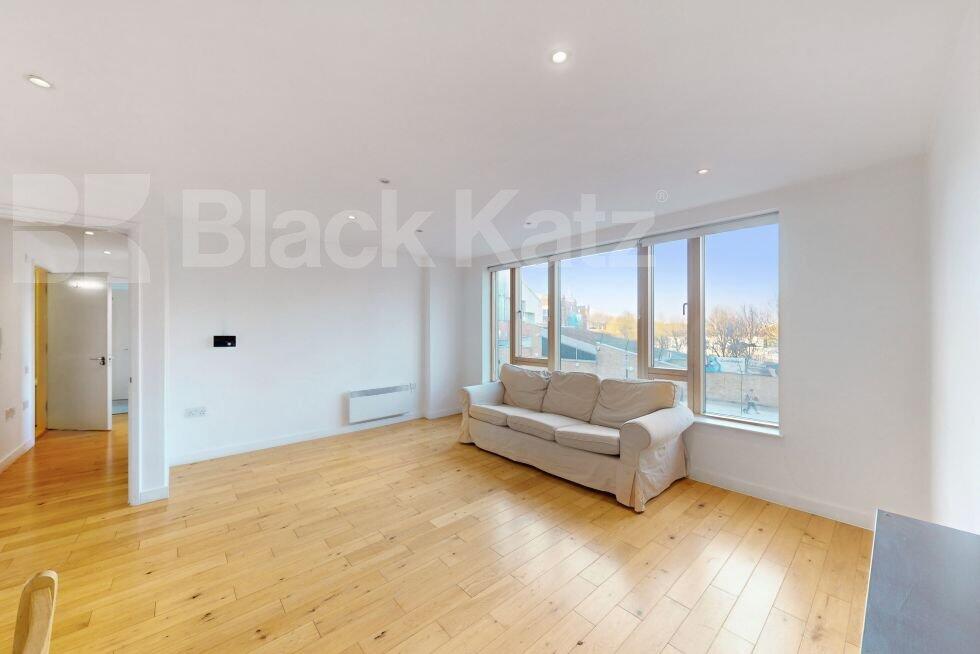 2 bed 1st Floor Flat for rent in Camden Town. From Black Katz - Islington