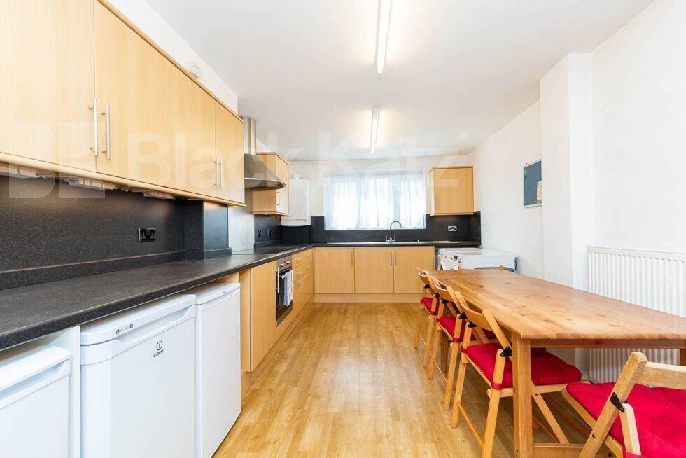 3 bed 1st Floor Flat for rent in Islington. From Black Katz - Islington