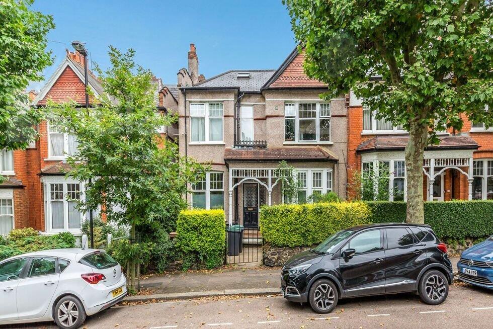 3 bed 1st Floor Flat for rent in Hornsey. From Black Katz - Islington