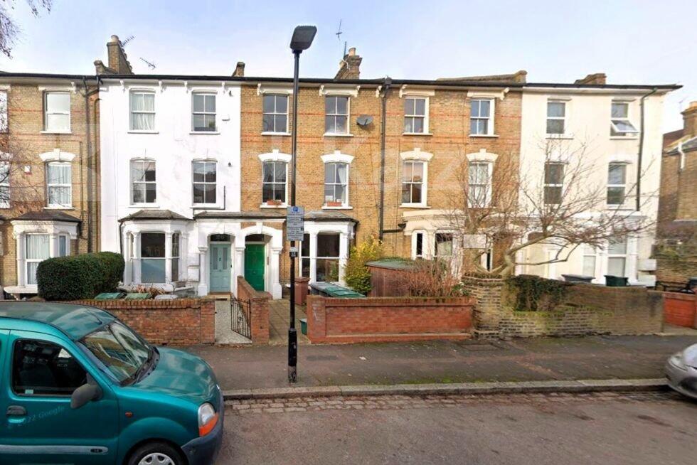 6 bed 1st Floor Flat for rent in Hornsey. From Black Katz - Islington