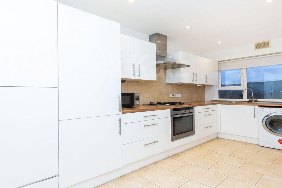 2 bed 1st Floor Flat for rent in Stoke Newington. From Black Katz - Islington
