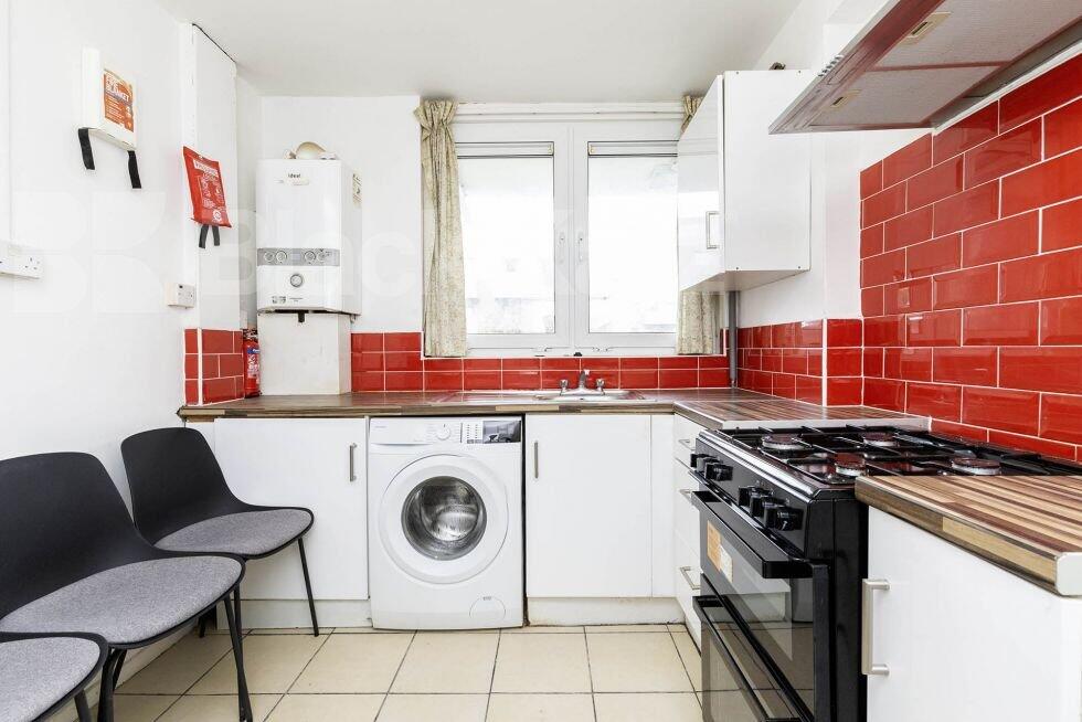 4 bed 1st Floor Flat for rent in Camden Town. From Black Katz - Islington