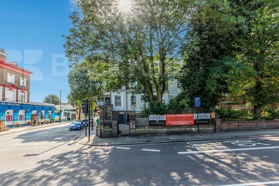 4 bed 1st Floor Flat for rent in Camden Town. From Black Katz - Islington