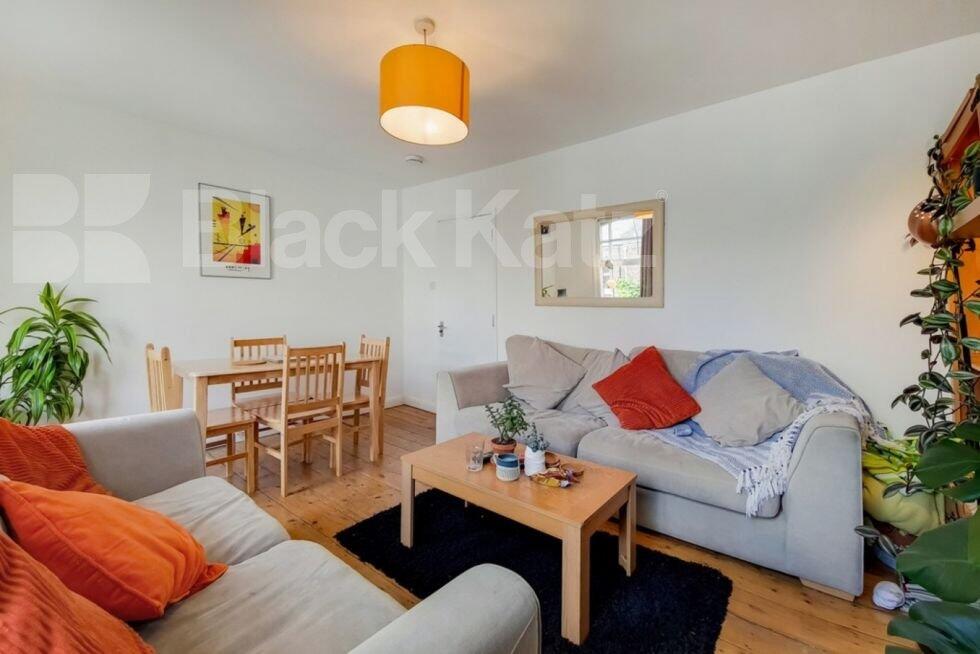 3 bed 1st Floor Flat for rent in Hornsey. From Black Katz - Islington