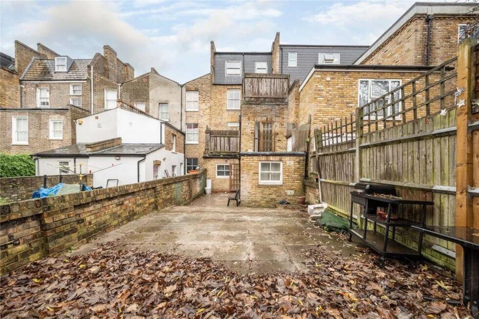 3 bed 1st Floor Flat for rent in Hornsey. From Black Katz - Islington