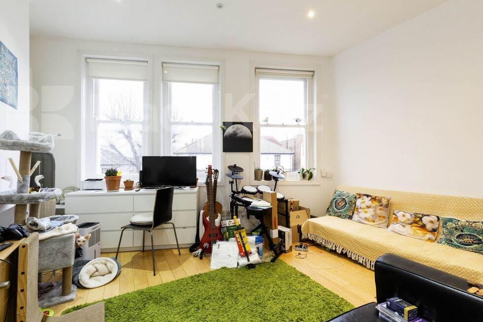 3 bed 1st Floor Flat for rent in Friern Barnet. From Black Katz - Islington
