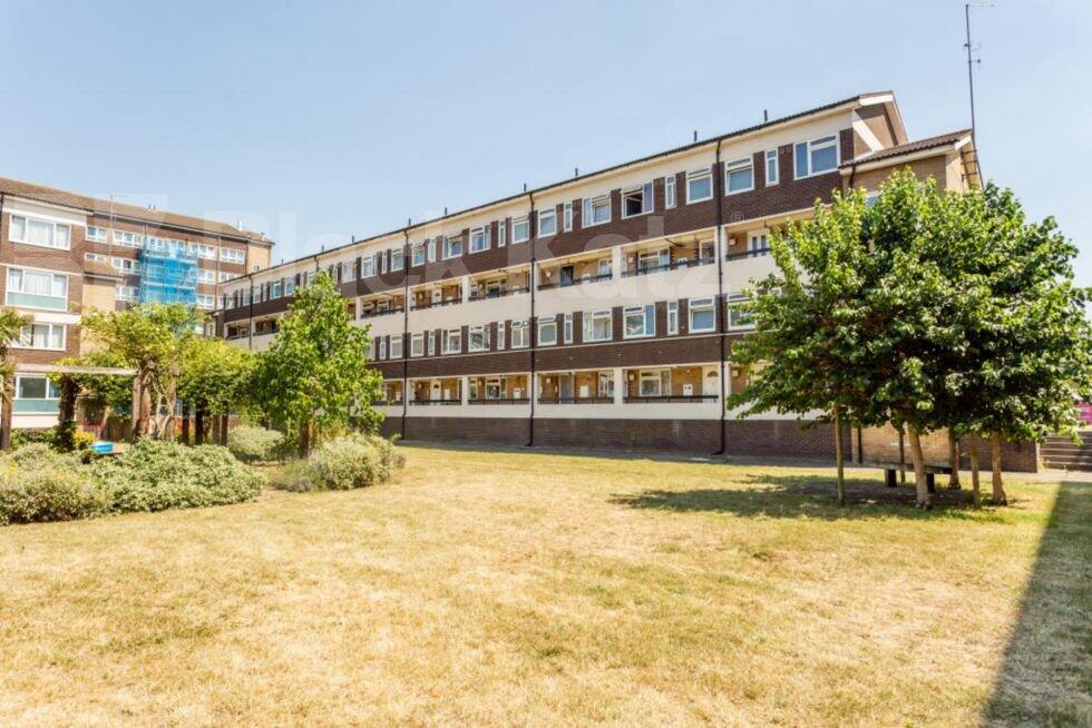 4 bed 1st Floor Flat for rent in Bow. From Black Katz - Islington 4 bed 1st Floor Flat for rent in Bow. From Black Katz - Islington