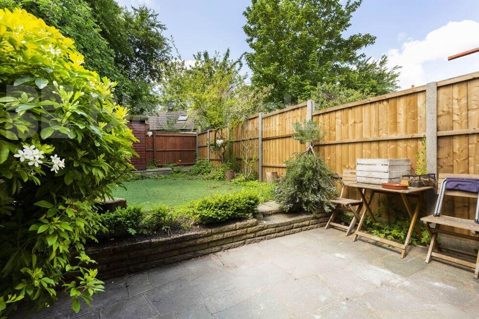 5 bed 1st Floor Flat for rent in Friern Barnet. From Black Katz - Islington 5 bed 1st Floor Flat for rent in Friern Barnet. From Black Katz - Islington