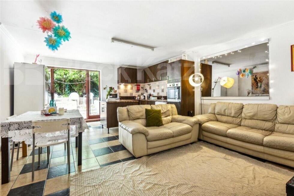 4 bed 1st Floor Flat for rent in Hornsey. From Black Katz - Islington