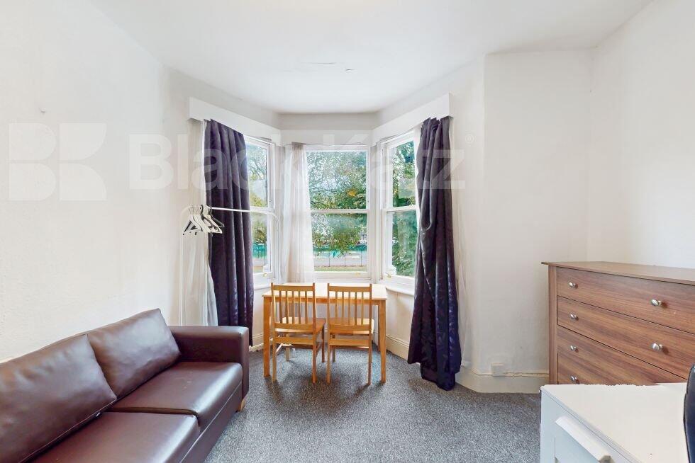 3 bed 1st Floor Flat for rent in Hornsey. From Black Katz - Islington