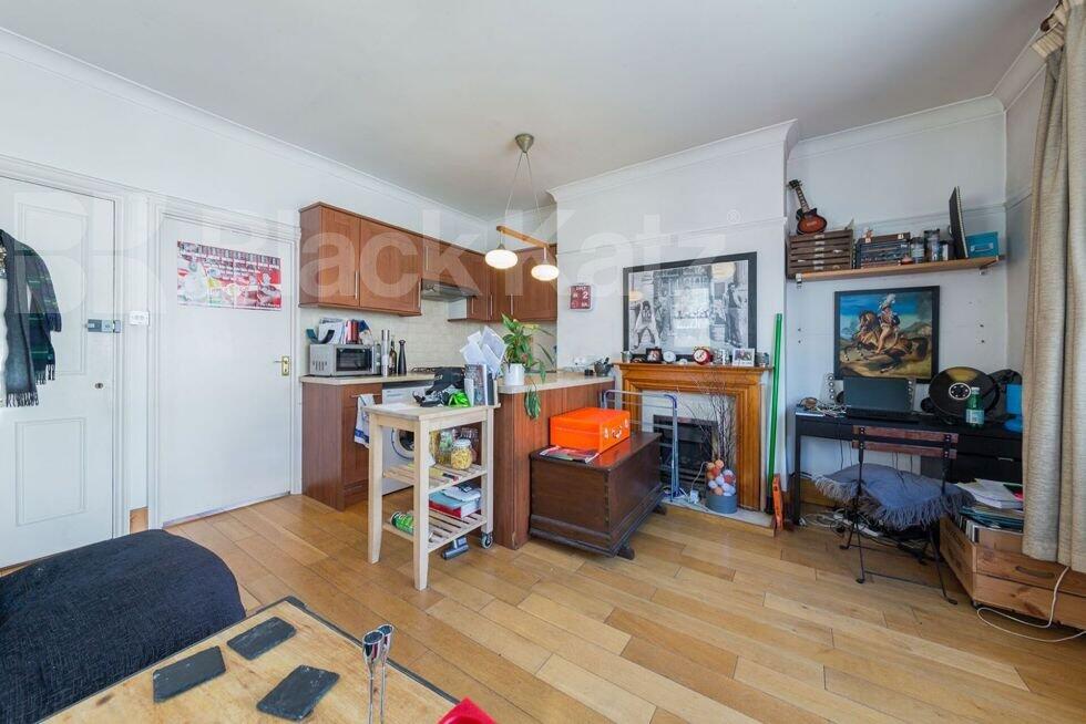 1 bed 1st Floor Flat for rent in Hornsey. From Black Katz - Islington