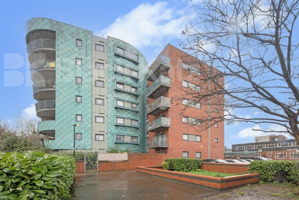 1 bed 1st Floor Flat for rent in Hornsey. From Black Katz - Islington