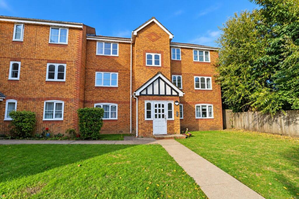 1 bed Apartment for rent in Mitcham. From Bond & Sherwill - Coulsdon
