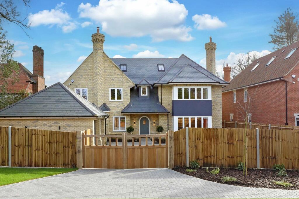 5 bed Detached House for rent in Beaconsfield. From Bovingdons - Beaconsfield