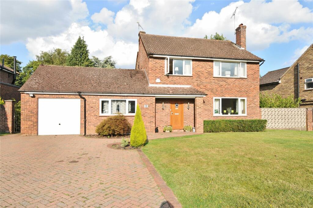 4 bed Detached House for rent in Beaconsfield. From Bovingdons - Beaconsfield