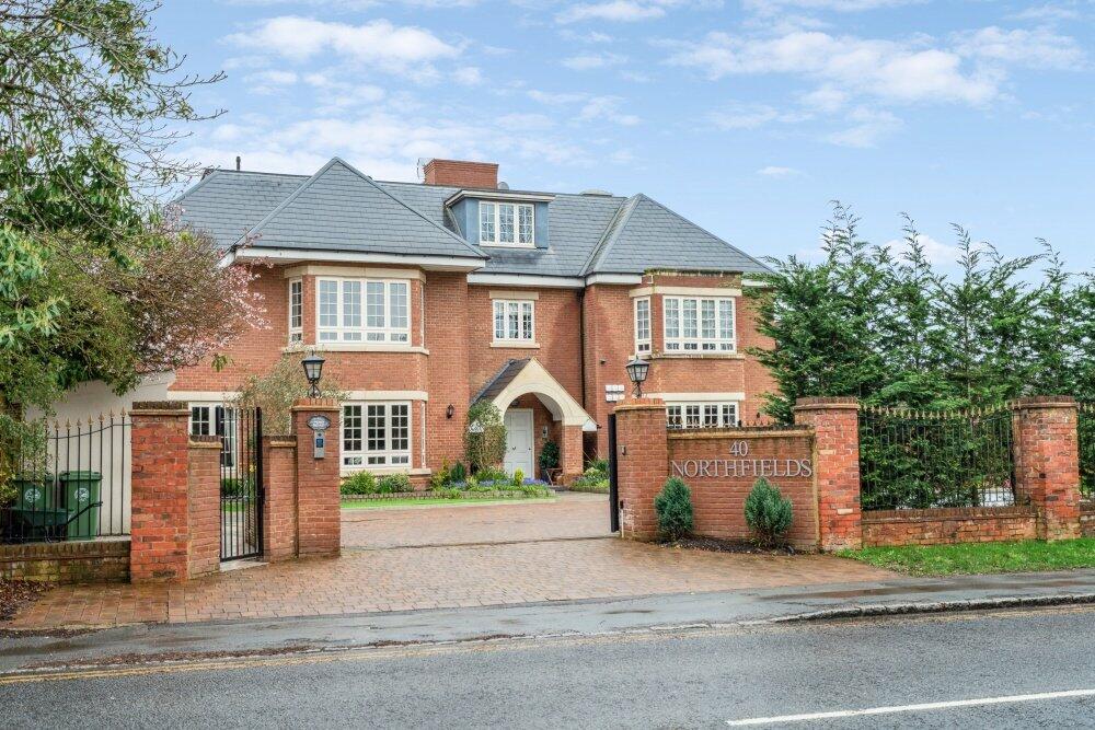 3 bed Apartment for rent in Beaconsfield. From Bovingdons - Beaconsfield