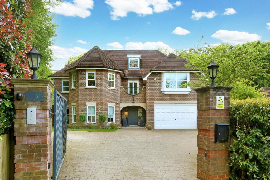 6 bed Detached House for rent in Beaconsfield. From Bovingdons - Beaconsfield
